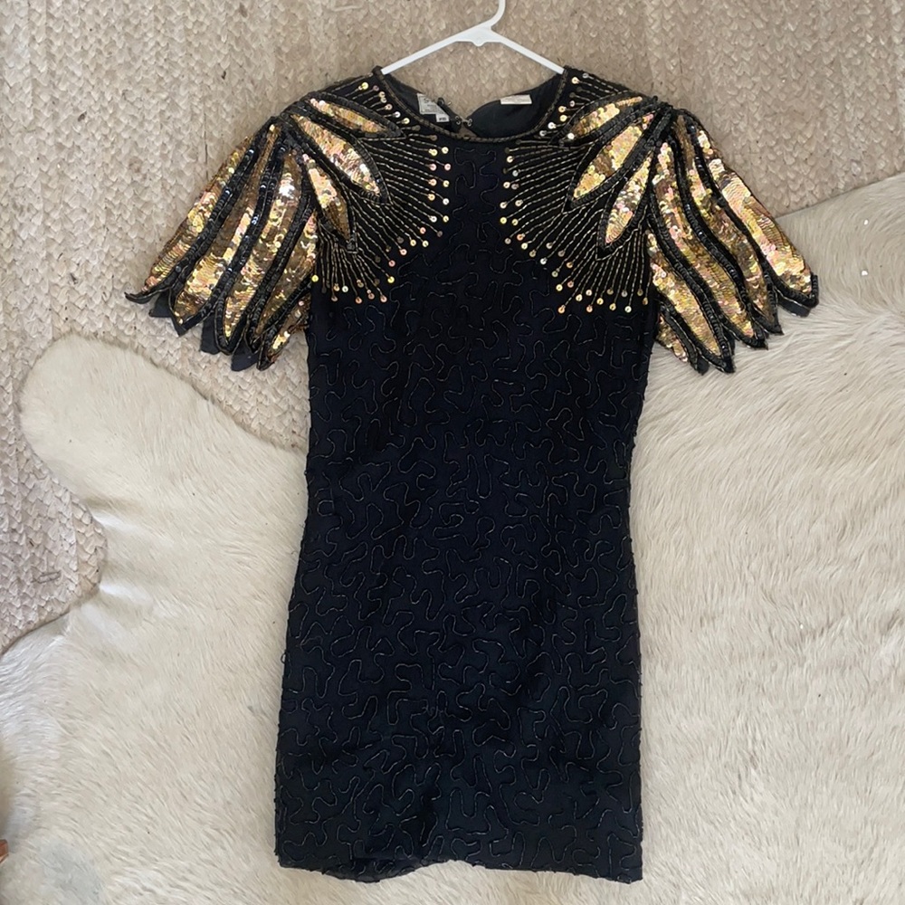 Vintage gold black sequin beaded padded shoulder dress stenay